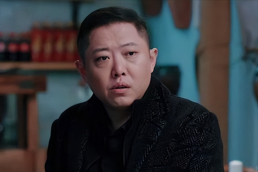 翟俊杰的女儿翟小乐是武警电视宣传艺术中心的编剧,他是父母的第一个