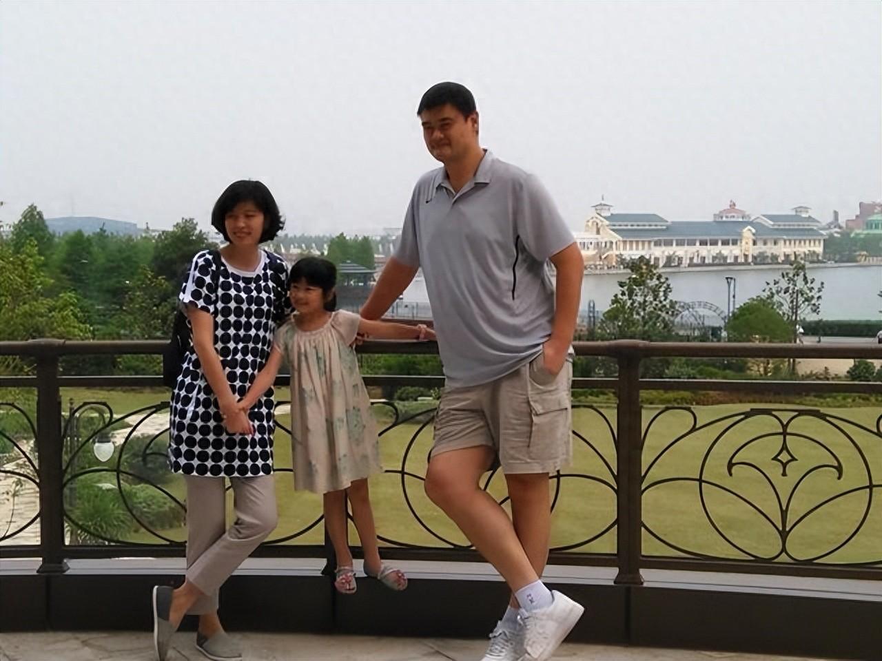 回顾姚明家人现状42岁妻子风韵犹存皮肤光亮13岁女儿身高近2米