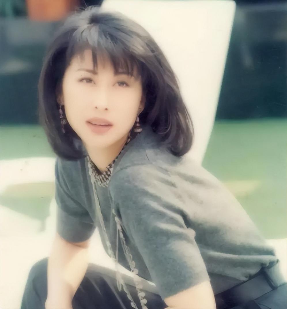 回顾叶倩文曾与费翔高调秀恩爱为何转身嫁大14岁的林子祥