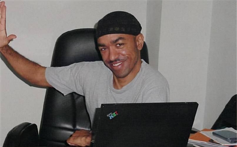 马克刚进入咖啡店,就被这家店的装修风格所吸引了,不得不说,这家店的