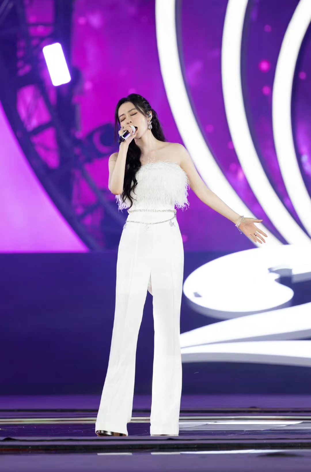 张靓颖与冯珂相爱15年被骗走6亿身家离婚几年后前夫天差地别