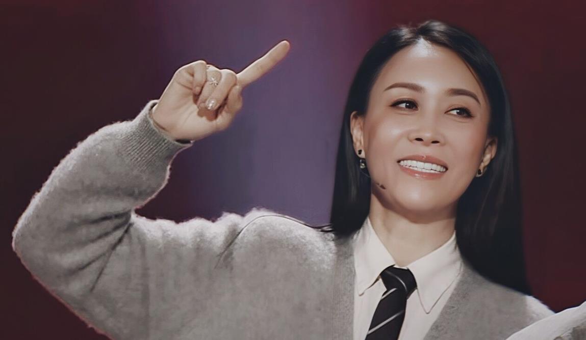 那英无滤镜近照曝光!隐退一年有复出迹象,素颜出镜老态明显!