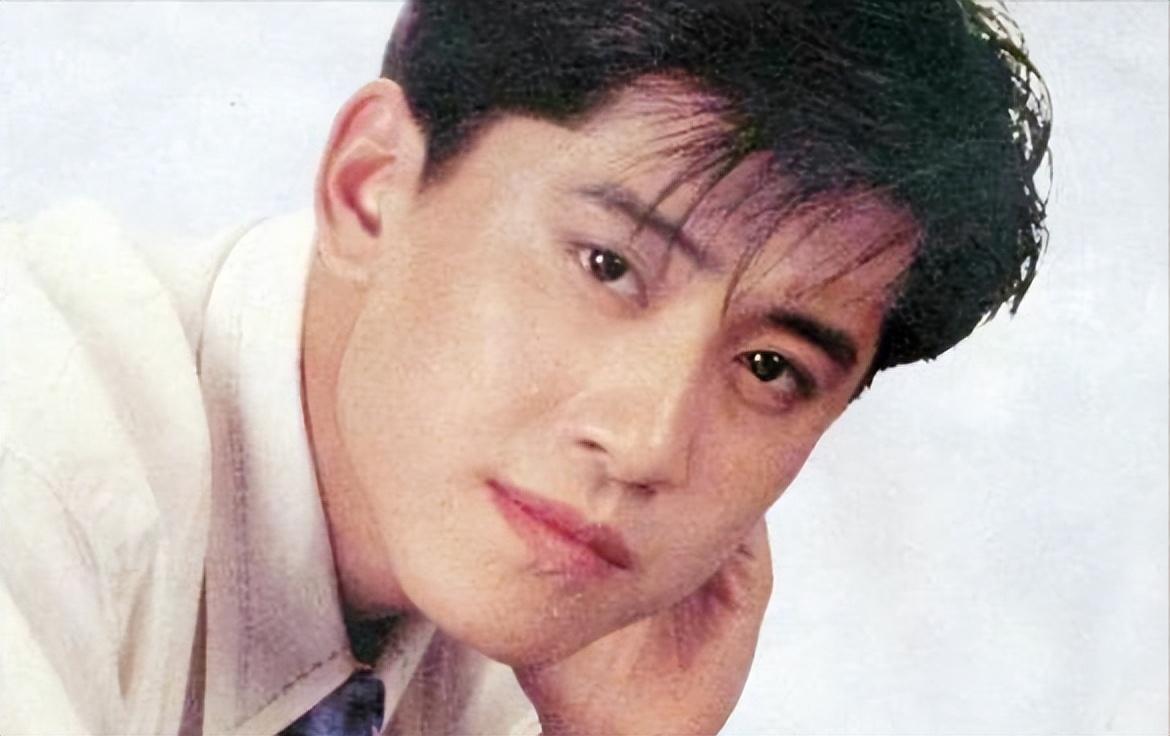 回顾毛宁连续上了8次春晚作死被捕入狱54岁又现身商演捞金