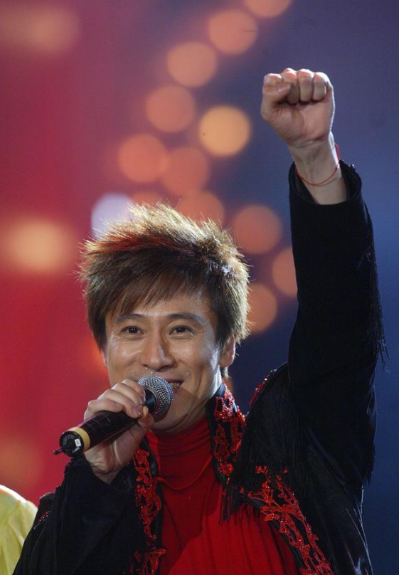 回顾著名歌手解晓东我这辈子最正确的决定就是娶了余佳恩为妻