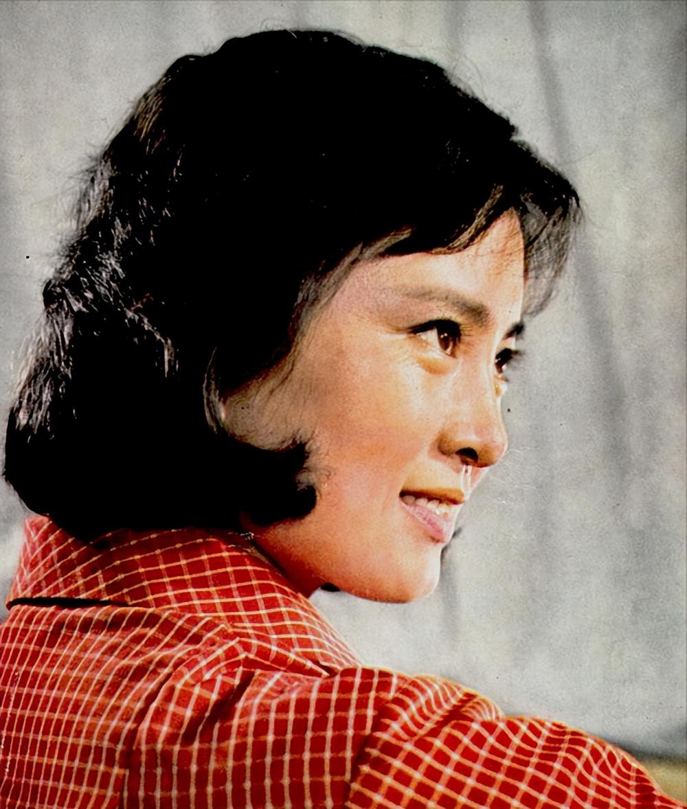 回顾女星张金玲巅峰时隐退生子离婚后带儿子改嫁富商如今怎样