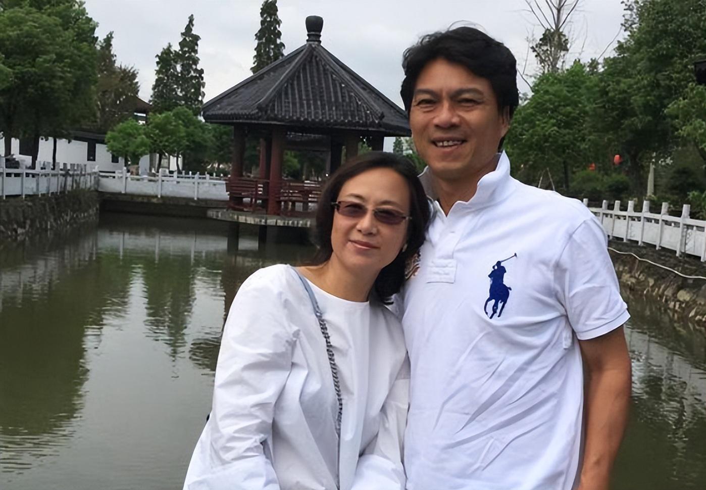 回顾演员吴玉芳嫁乒乓王子隐退生两女恩爱33年幸福美满