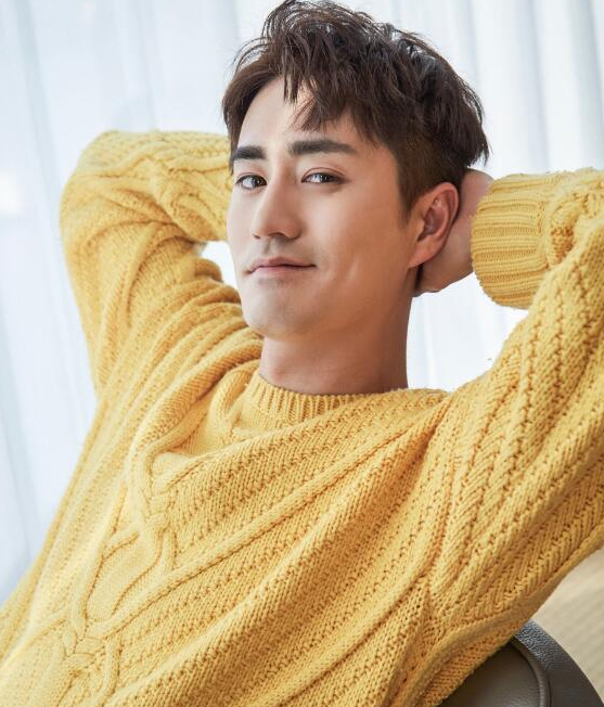 回顾杨立新儿子杨玏35岁仍未婚是父亲的骄傲也是他的心病