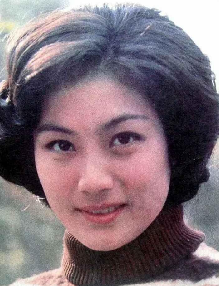 演员陈烨走红时出国留学嫁外国丈夫定居国外如今现状怎样