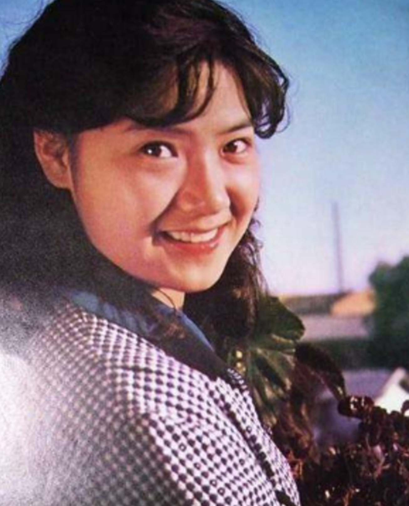 回顾任冶湘20岁一炮而红28岁因病隐退如今幸福美满