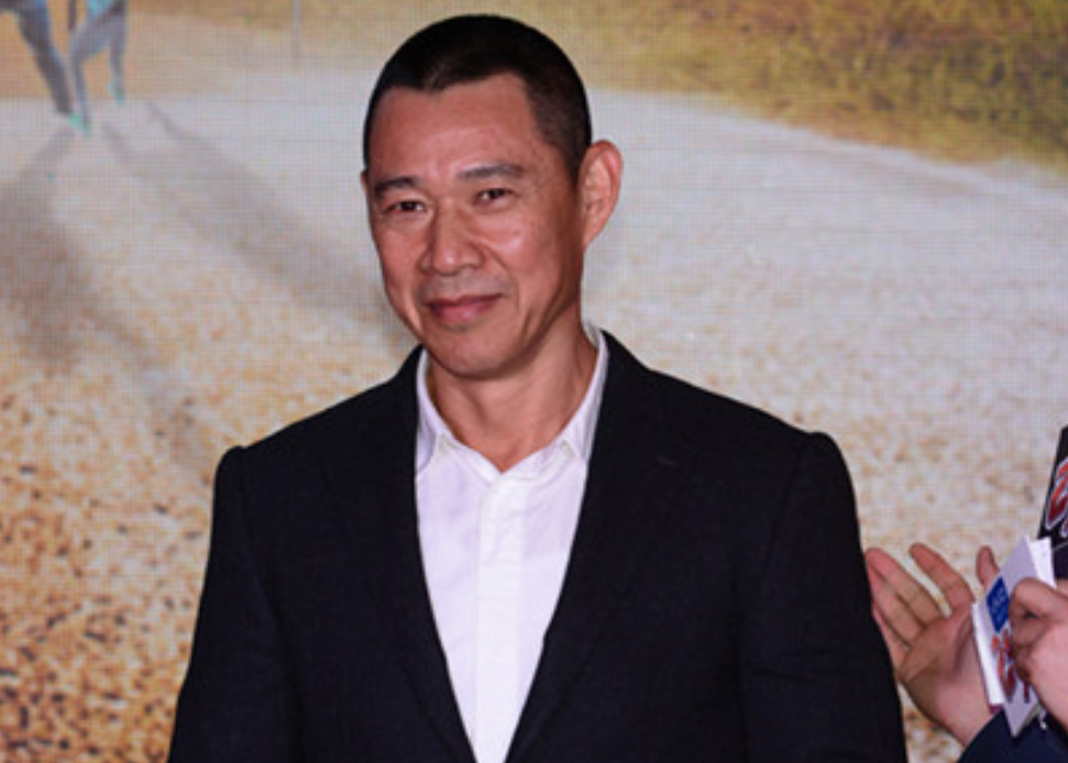 回顾张丰毅对吕丽萍和儿子漫不经心却将小12岁的霍凡宠成宝