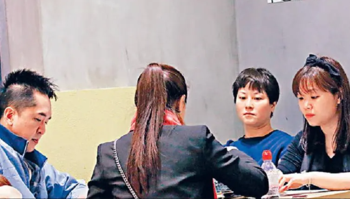 邓兆尊和三个女朋友