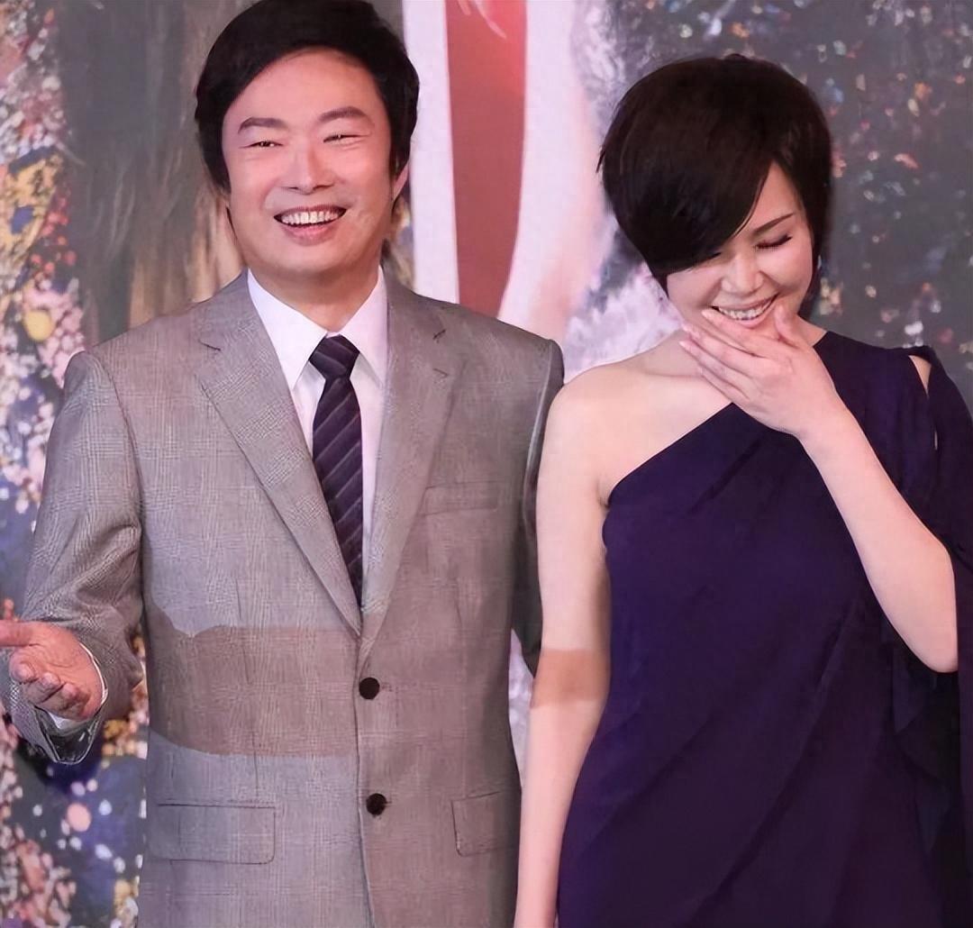 回顾痴情的费玉清告别初恋后终生未娶与56岁红颜知己不离不弃