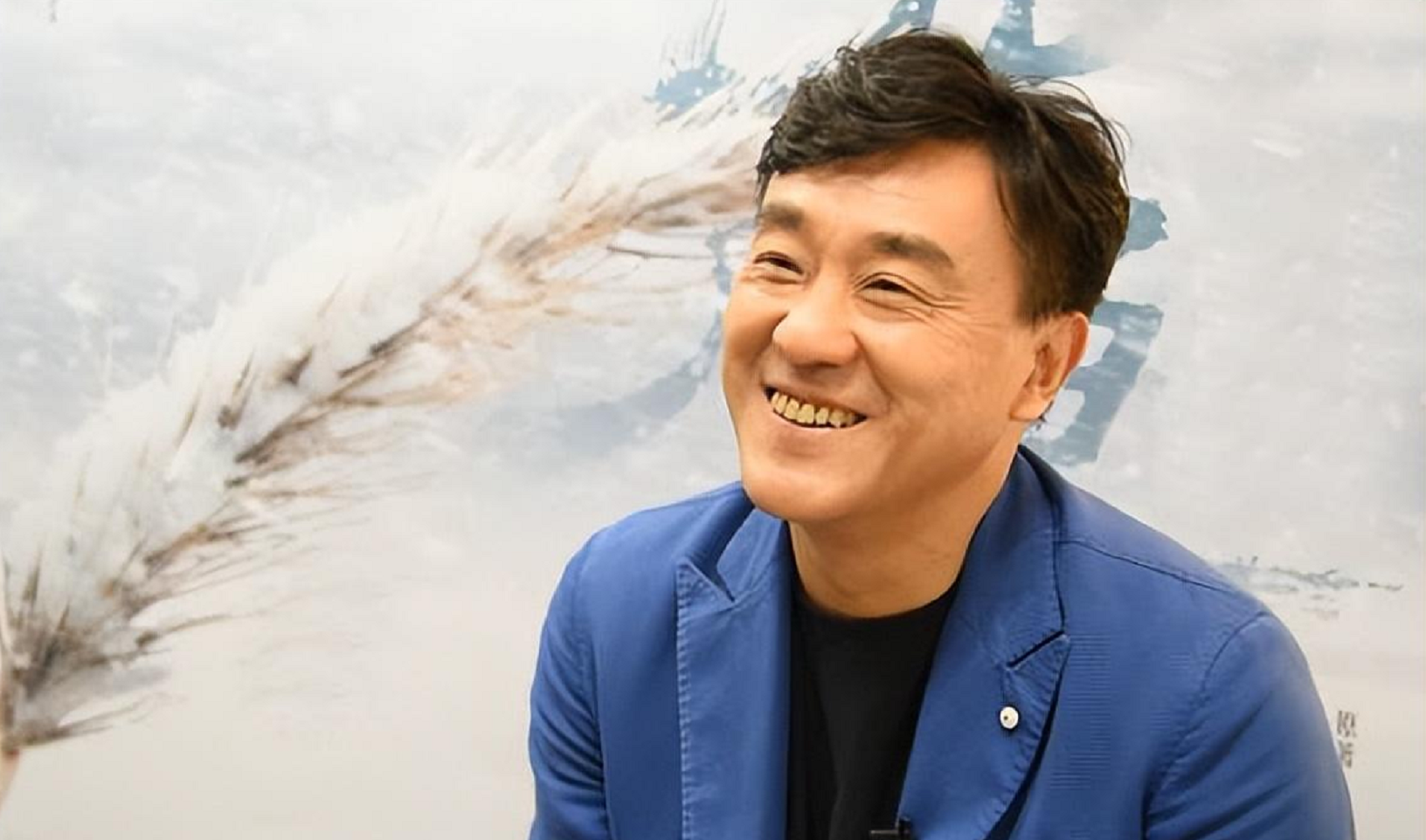 回顾何冰38岁演男主娶同桌做老婆为何结婚几十年没绯闻