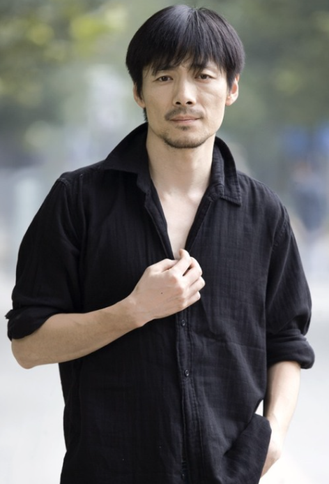 回顾演员祖峰娶教师刘天池结婚13年无子女生活依旧幸福美满