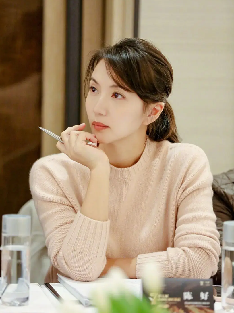 回顾万人迷陈好当红时嫁大8岁富商先后生3子45岁越活越美丽