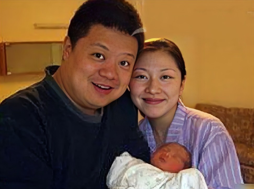 他突然喊了一声妻子的名字,于波赶紧送他到医院里检查.