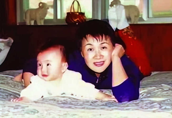 回顾演员李媛媛因癌去世丈夫誓不再婚20年后儿子坚持让人泪目