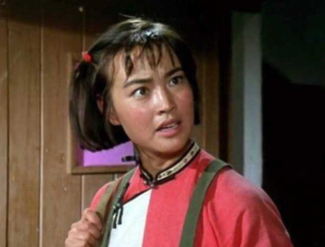 回顾不老女神刘晓庆三段失败婚姻后嫁给富商结婚8年没孩子