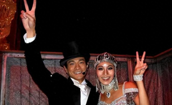 回顾赖文慧一直为刘德华伴舞称得上红颜知己如今41岁仍未婚