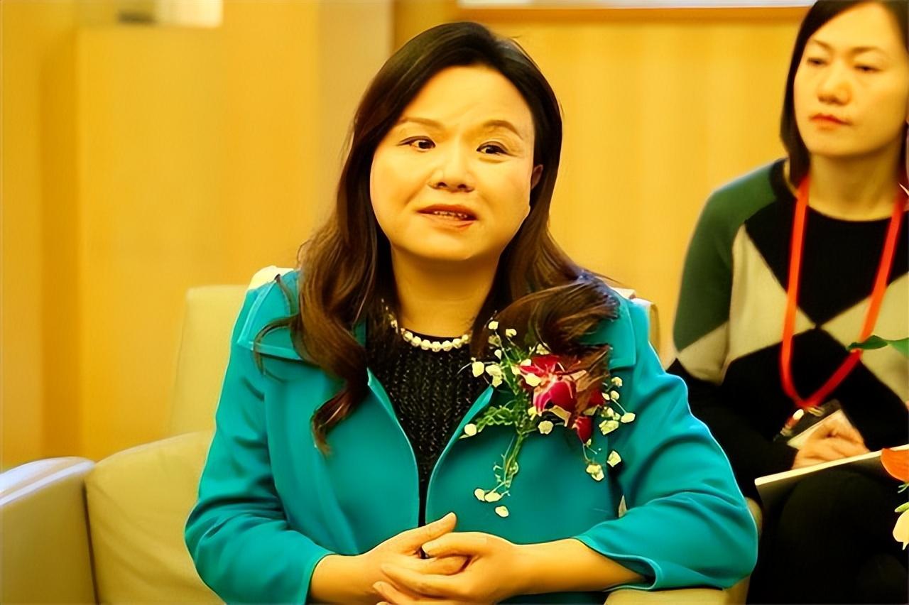 而排在前两位的,则是腾讯创始人:马化腾和陈一丹.