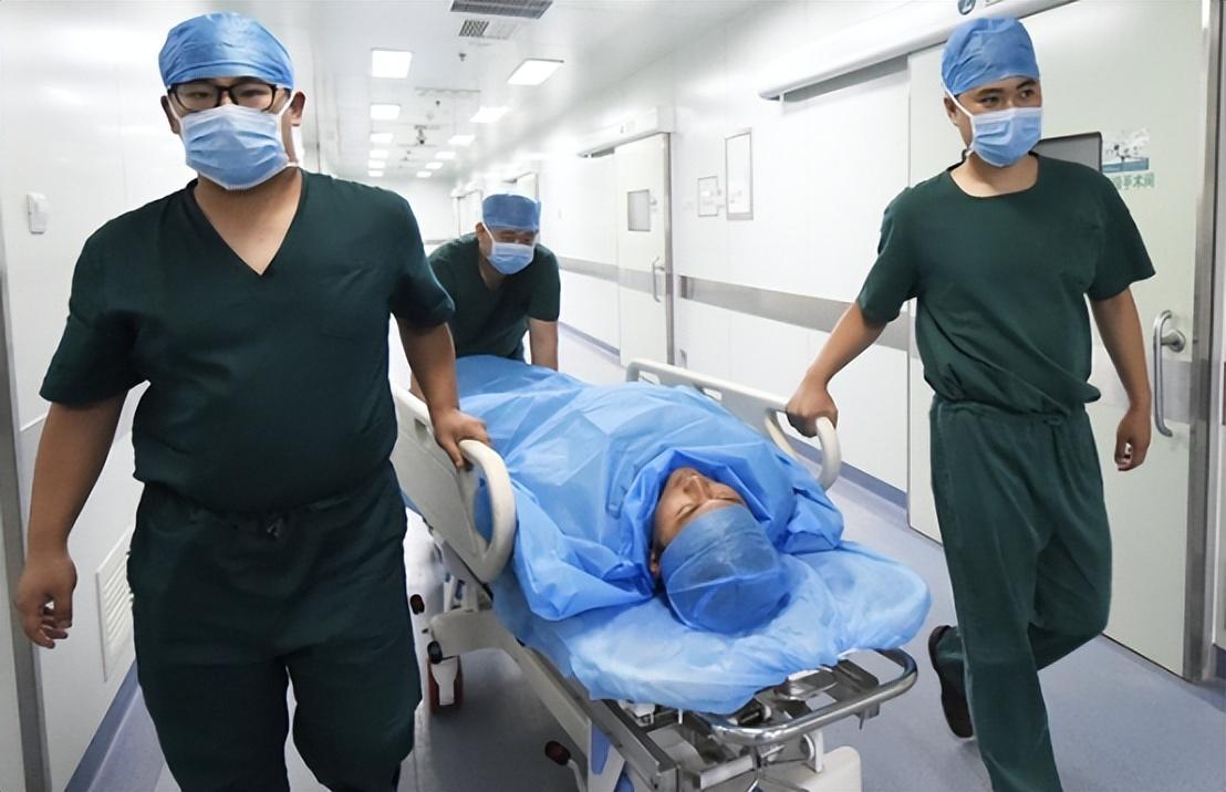 2011年云南女子给丈夫脑袋按摩致出血检查竟发现10厘米匕首