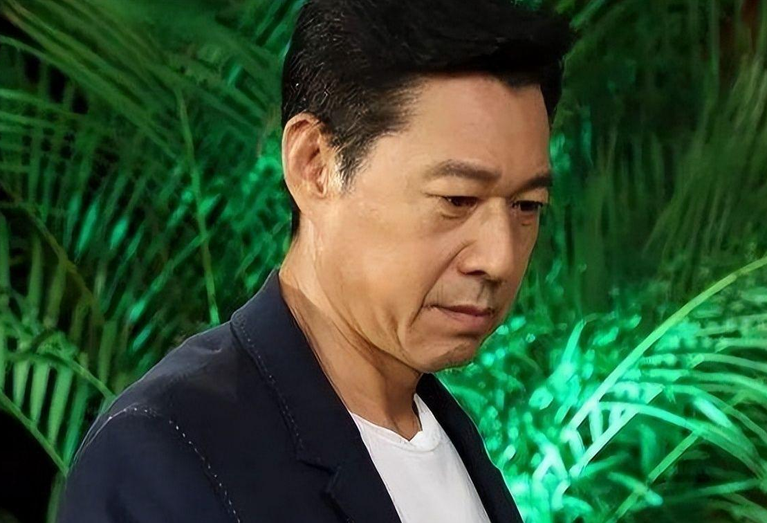 回顾张丰毅对吕丽萍和儿子漫不经心却将小12岁的霍凡宠成宝