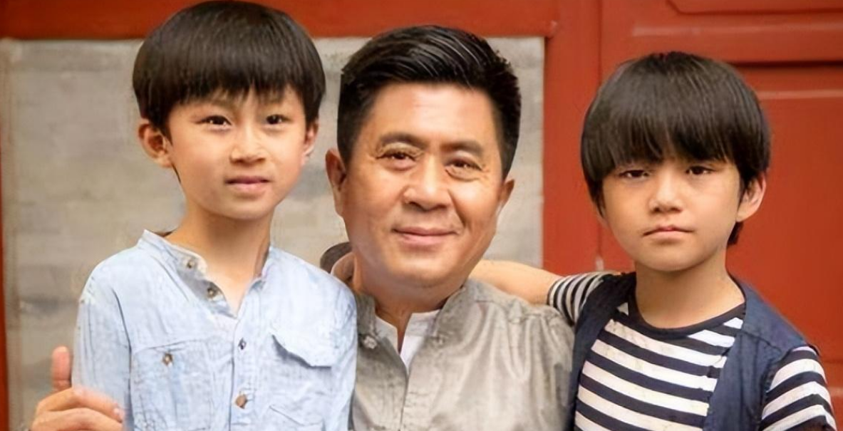 回顾郭凯敏:与相伴6年的张芝华离婚后,转身娶尤勇前妻,终收获幸福