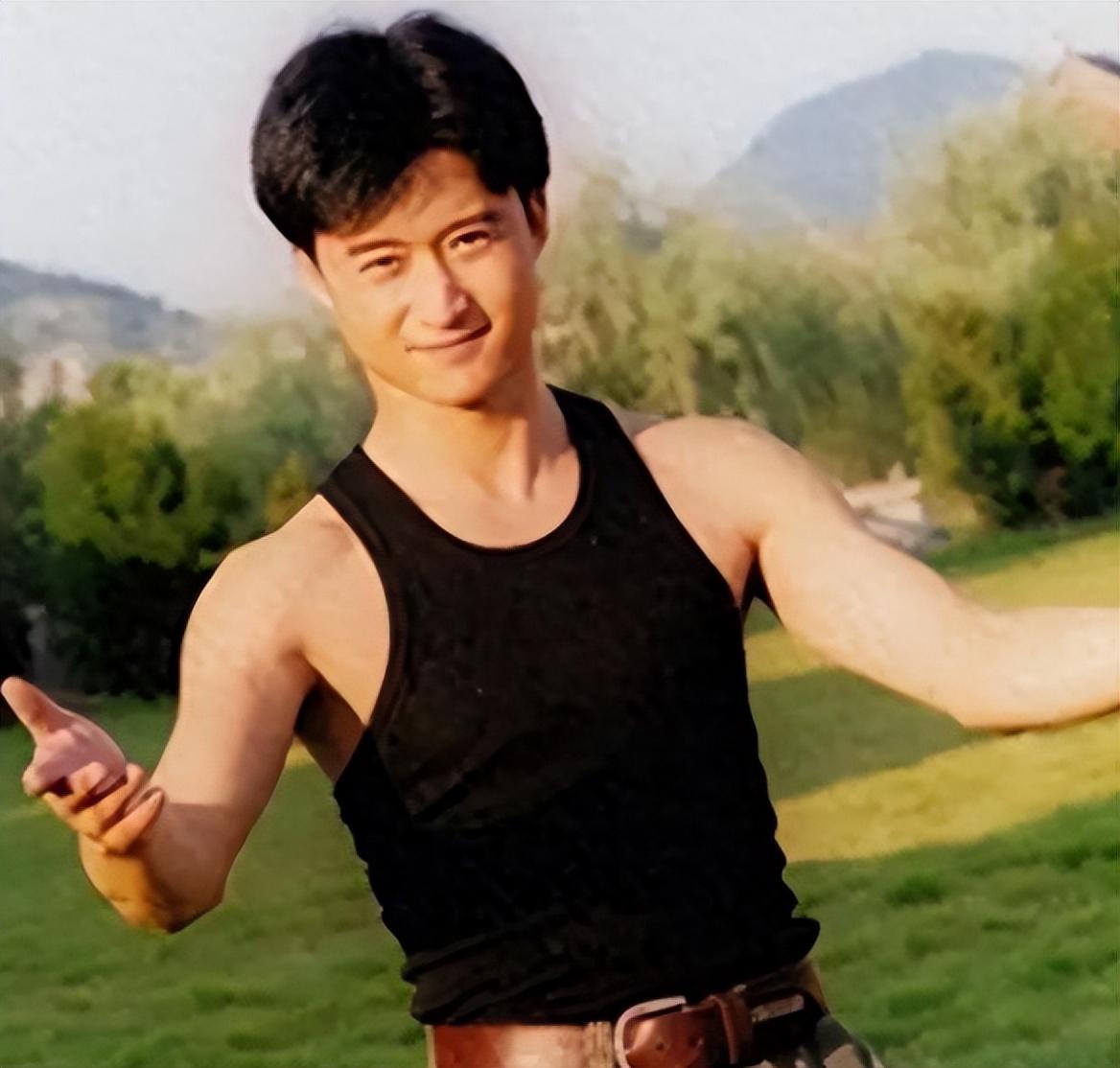 回顾吴京:22岁到49岁,从小鲜肉到百亿影帝,铁血硬汉的艰辛之路!