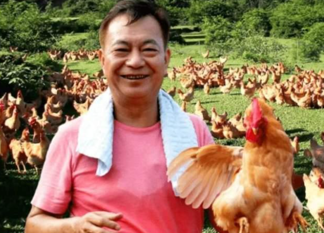 回顾阿灿廖伟雄的逆袭史演戏不成种地养殖20年打拼成亿万富翁