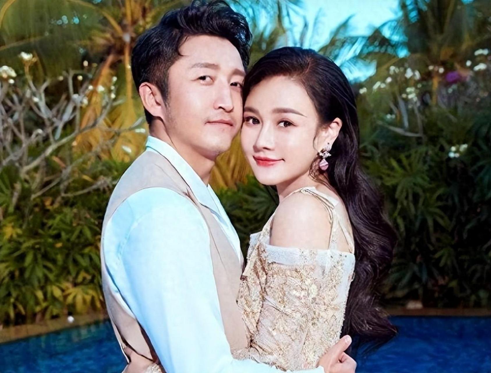 几年后,邹市明还在训练,冉莹颖就让他暂停工作,赶紧去录综艺,网友再次