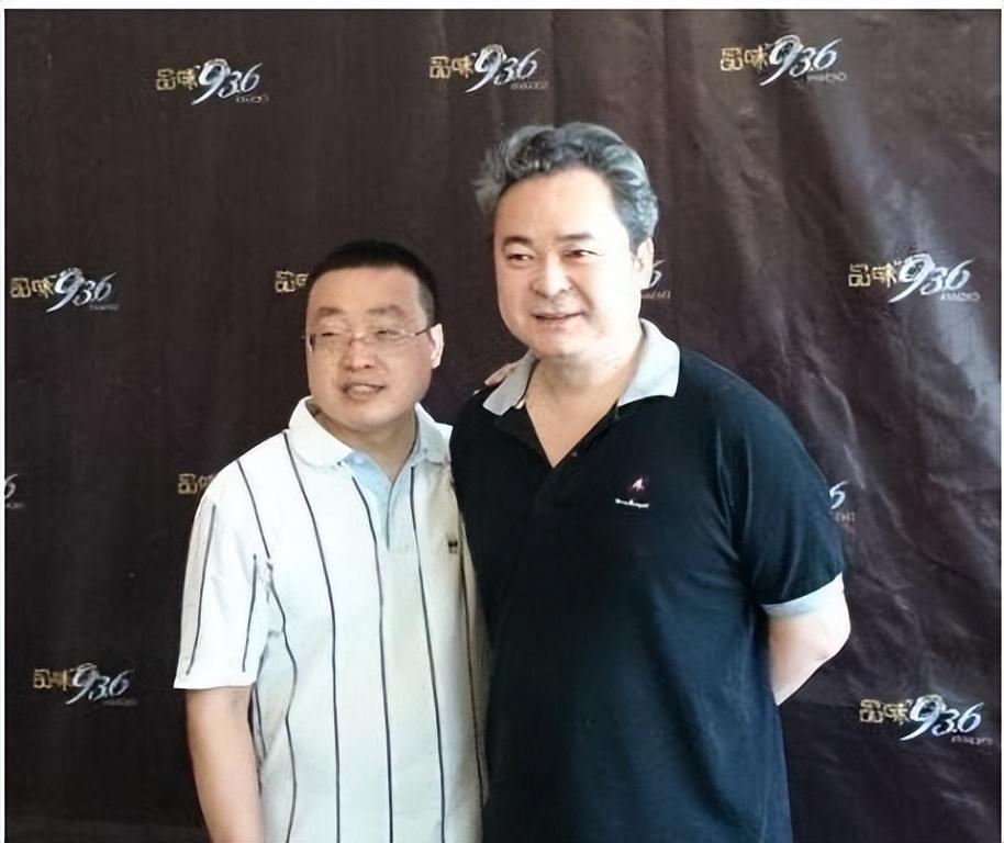 回顾潘冬子祝新运娶普通人张玲亚为妻转型做导演今怎样