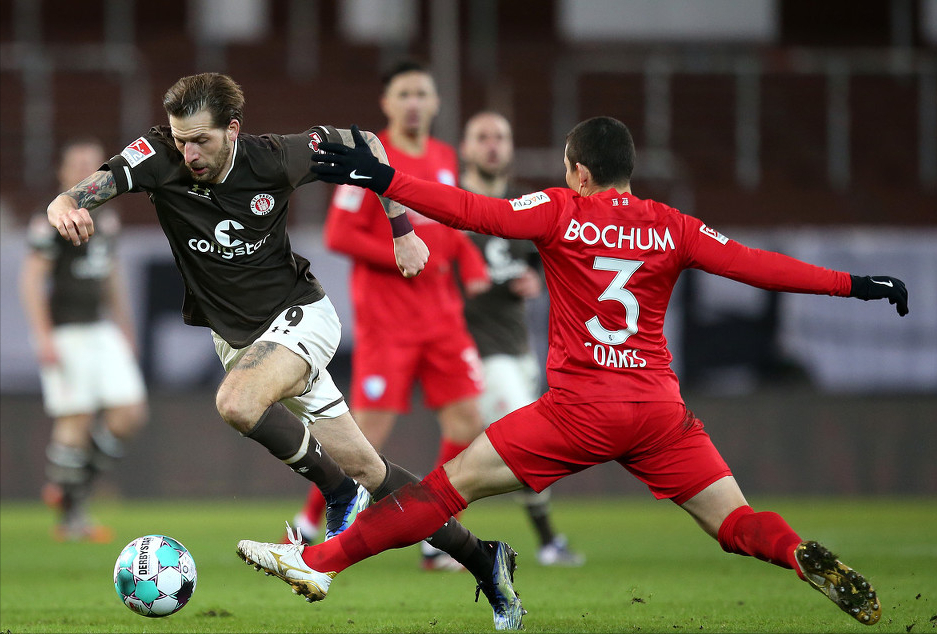 今日足球:基尔vs卡尔斯鲁厄 沙尔克04vs帕德博恩