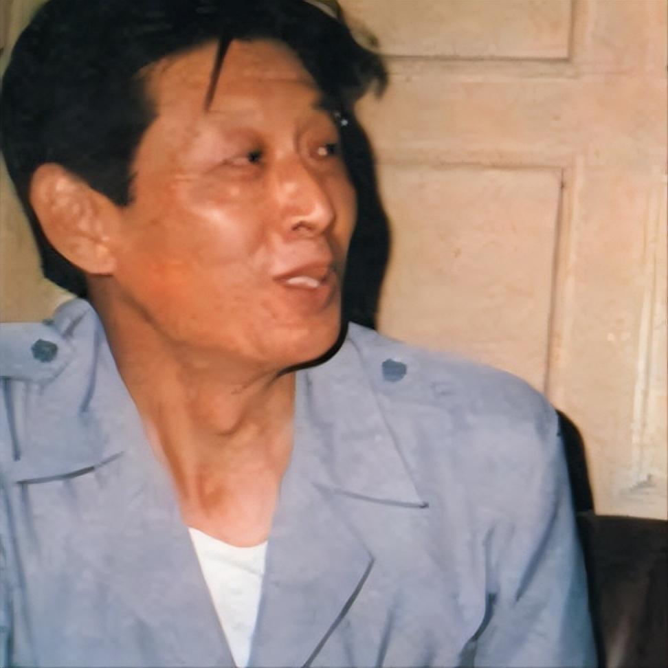 回顾大师毕克离婚又再婚儿子自杀身亡他长期分居悲情离世