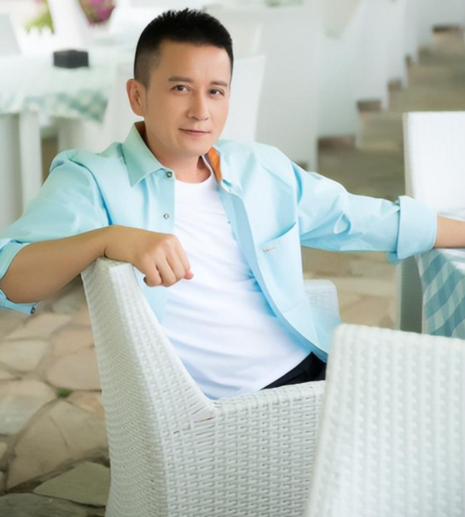 回顾姬晨牧从红极一时的童星到著名演员他像父母一样敬畏婚姻