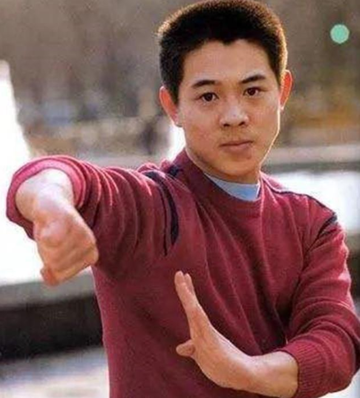 回顾李连杰大女儿李思走不出父母离婚的阴影如今依旧未婚