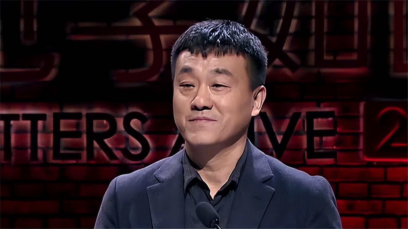 回顾何冰38岁演男主娶同桌做老婆为何结婚几十年没绯闻