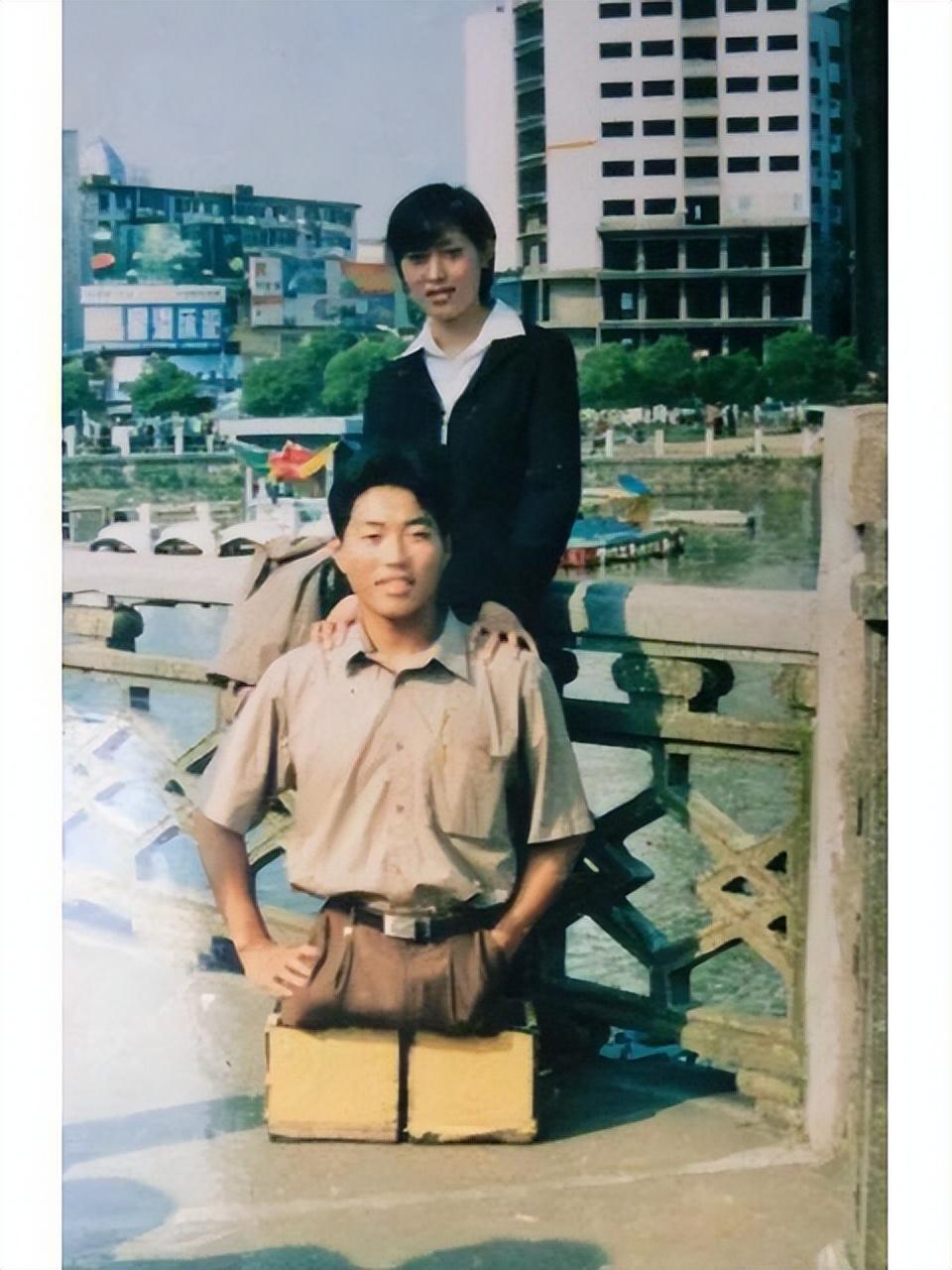 陈州和妻子可当时,喻蕾的老板知道了两人的恋情,作为喻蕾的老板兼老乡