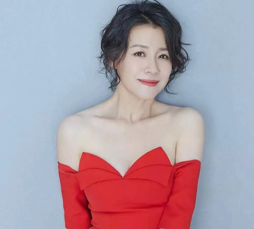 回顾演员刘琳被名导抛弃后转身嫁给穷小子婚后被丈夫宠成宝