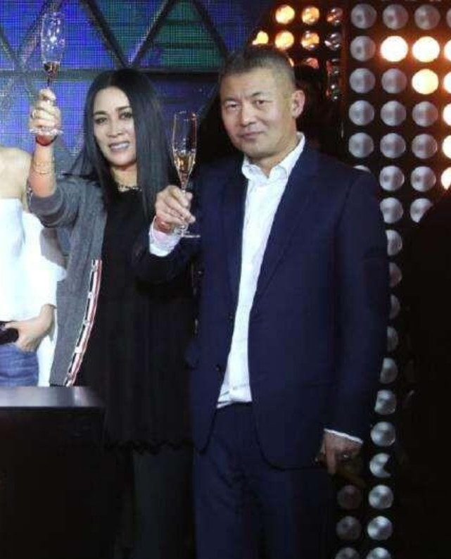 回顾那英被前任欺骗感情未婚先孕今和儿子被孟桐宠成宝很幸福