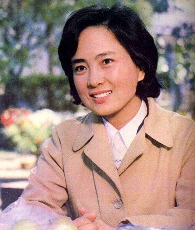 回顾女星张金玲巅峰时隐退生子离婚后带儿子改嫁富商如今怎样