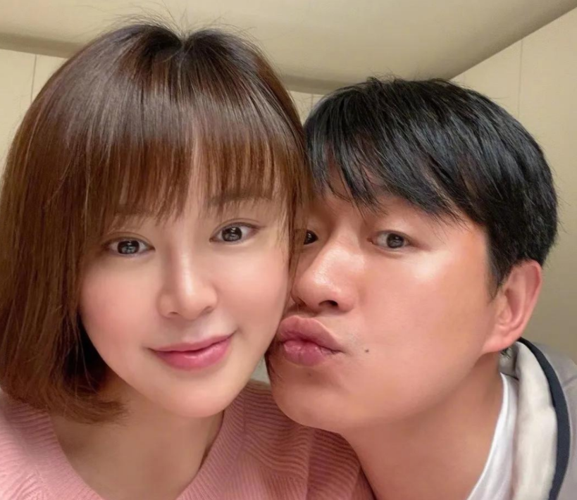 回顾关悦曾被佟大为分手复合后8年为对方生3胎用泪水换幸福