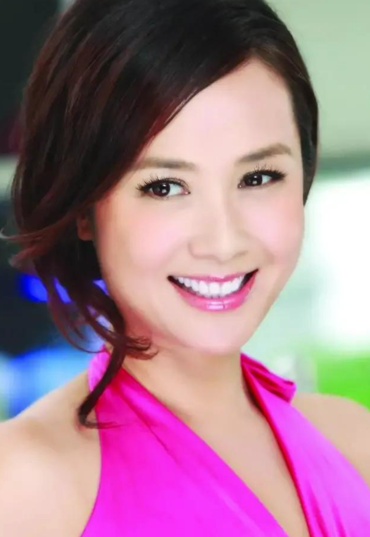 回顾蒋雯丽母亲生三个女儿二女儿漂亮小女儿婚姻让她操碎心