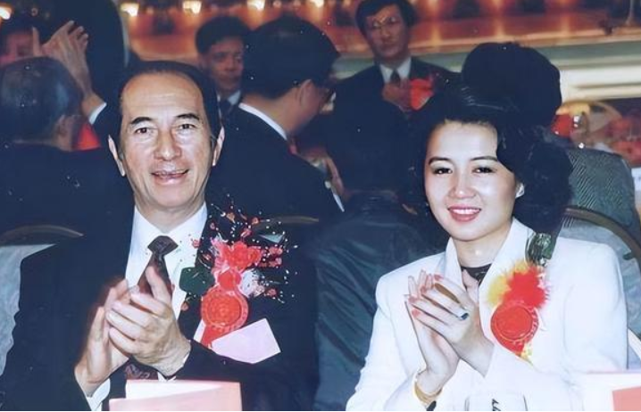 回顾何鸿燊86万续命针每天一针800万金丝楠木棺打造世纪葬礼