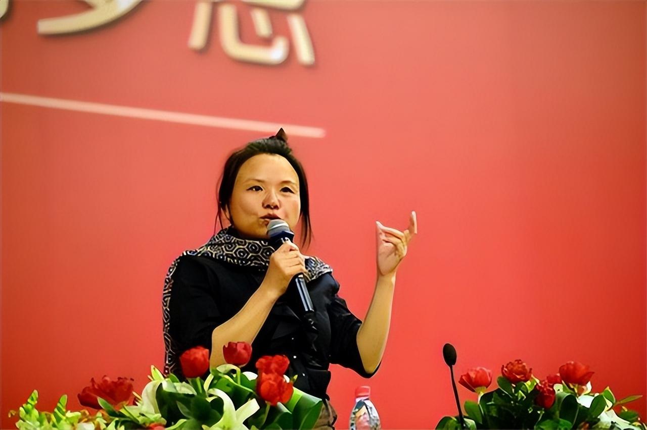 而排在前两位的,则是腾讯创始人:马化腾和陈一丹.