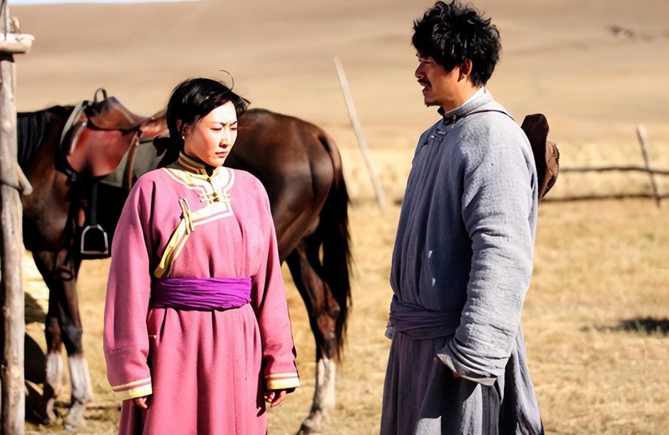 回顾阿斯茹老公瘫痪不离不弃结婚9年生两子儿子成她的骄傲