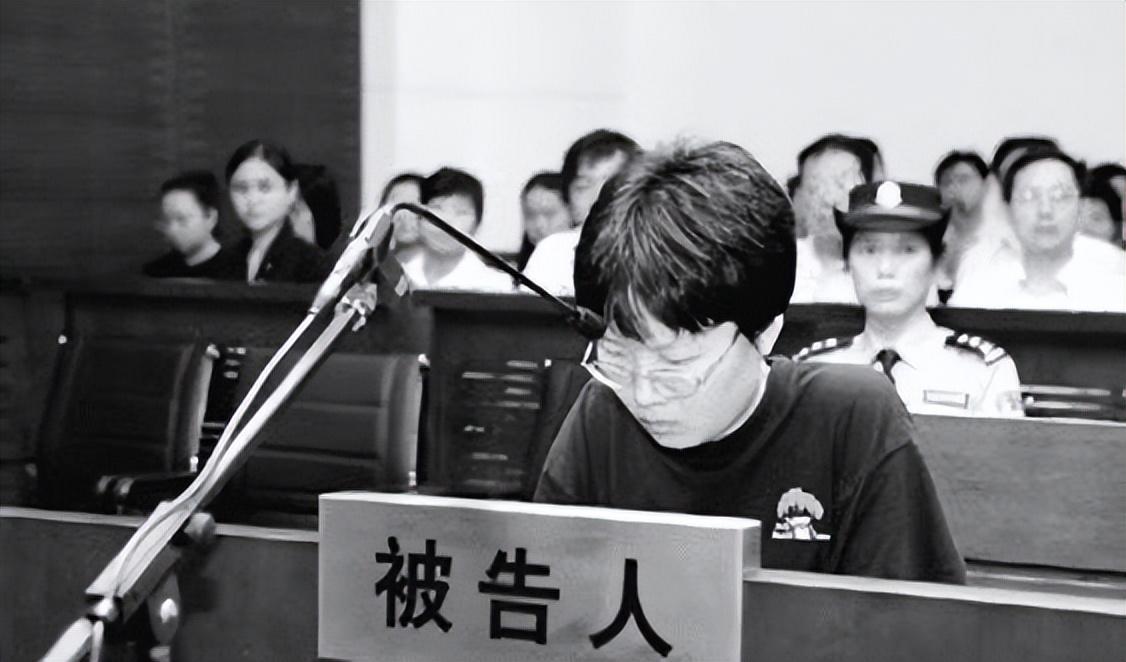 何磊做不出任何反应,但陈丹蕾对此却非常满意.