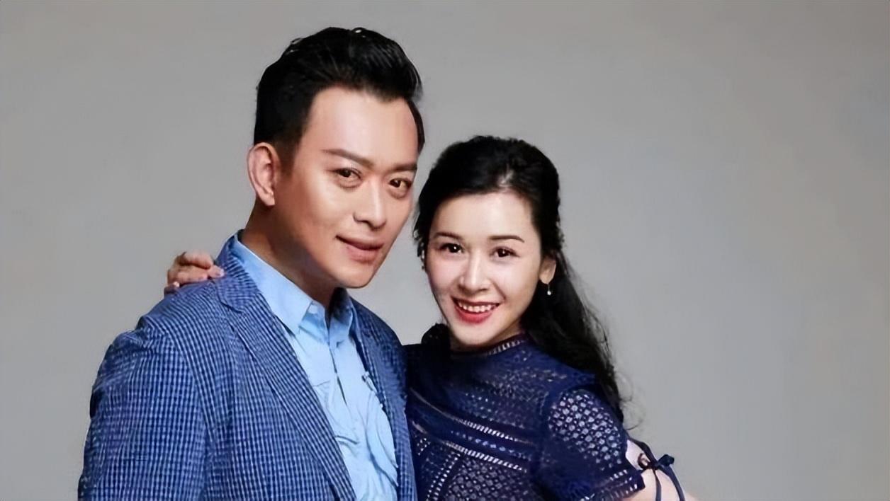 回顾黄海冰不接受前妻丁克二婚娶小12岁娇妻婚后幸福圆满