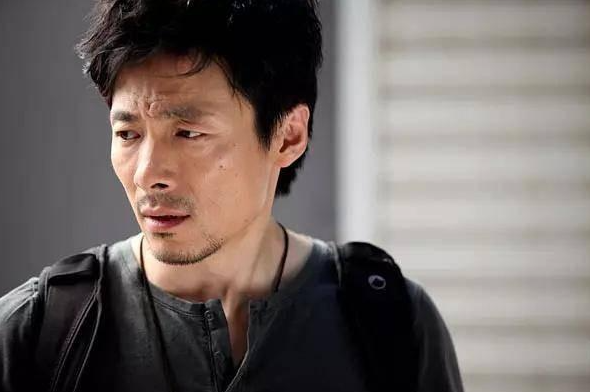 回顾演员祖峰娶教师刘天池结婚13年无子女生活依旧幸福美满