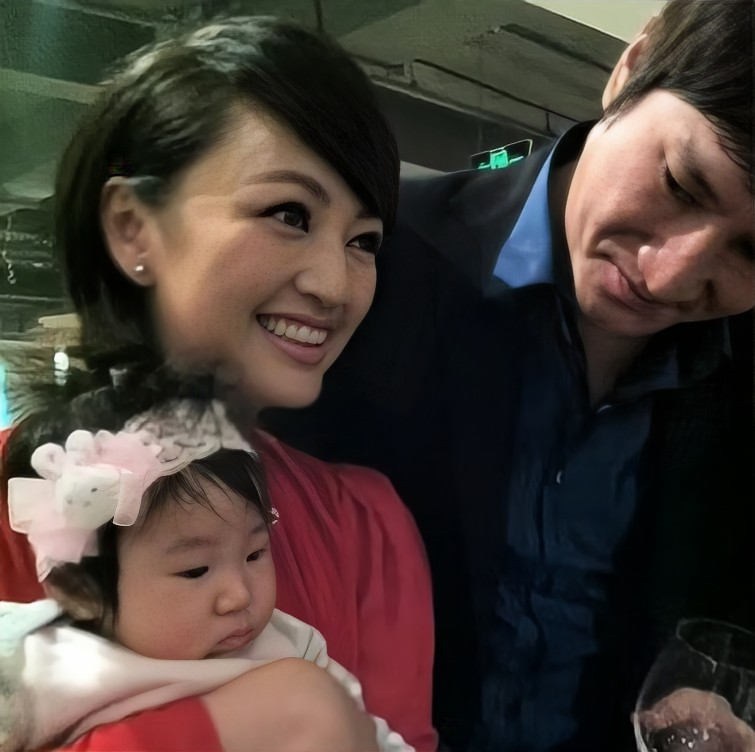 回顾罗海琼37岁嫁给华谊总裁婚后连生两女今一家四口乐融融