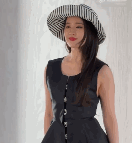 巴黎这一夜杨幂的腿唐嫣的脸都败给了膀大腰粗的刘亦菲